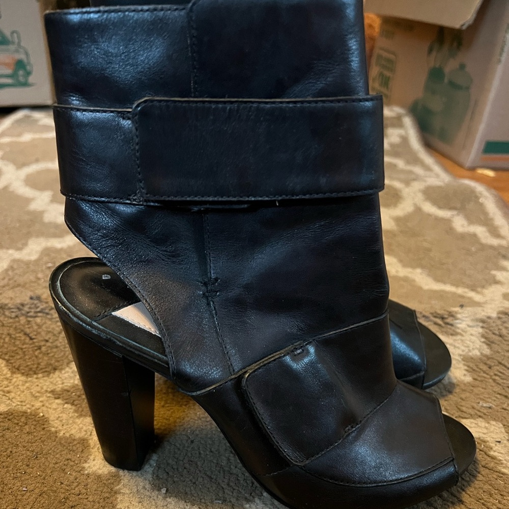 10 Crosby Derel Lam Heels